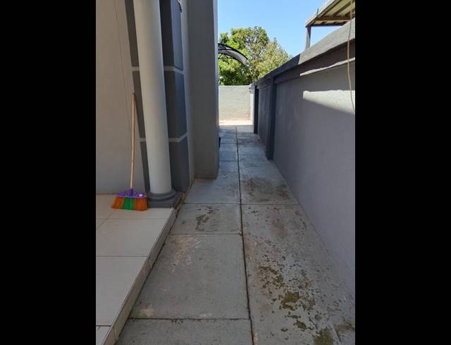 4 BEDROOM HOUSE FOR SALE IN ROSSLYN